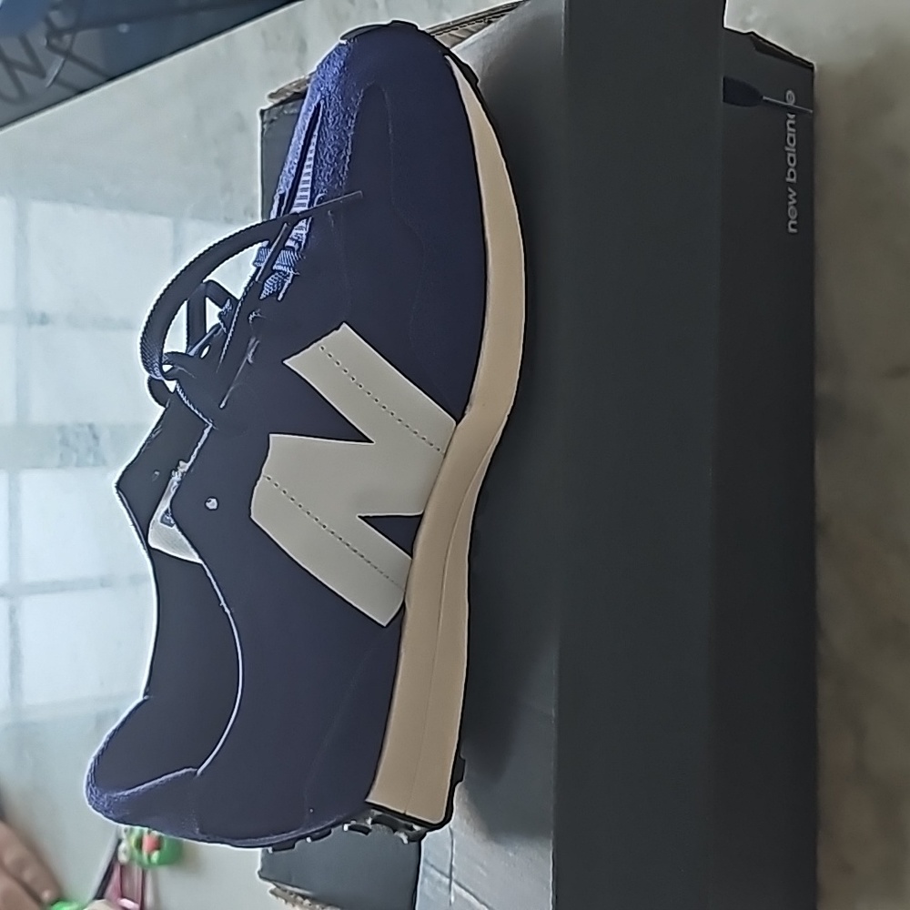 NEW BALANCE